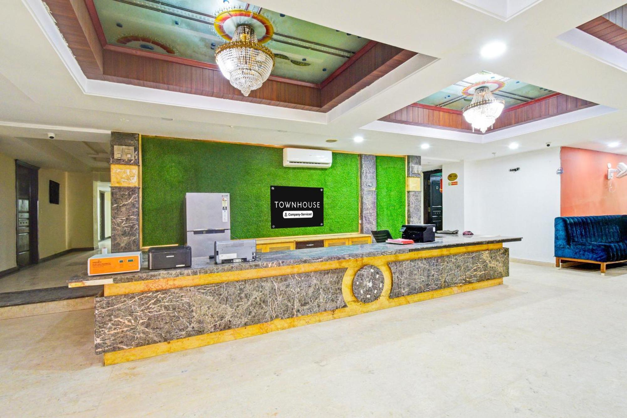 Super Townhouse Ameerpet Balkampet Road Гайдарабад Екстер'єр фото