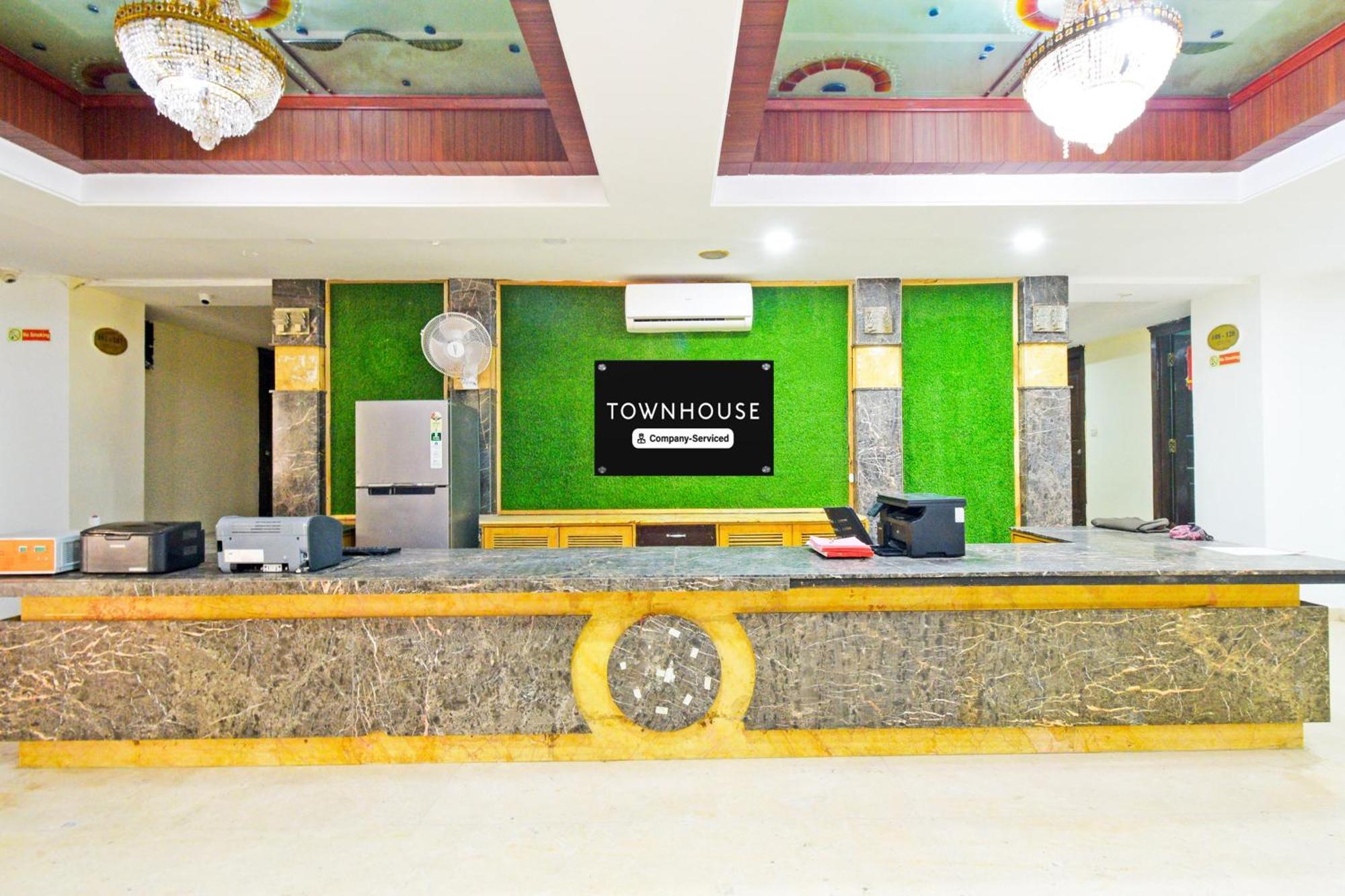 Super Townhouse Ameerpet Balkampet Road Гайдарабад Екстер'єр фото