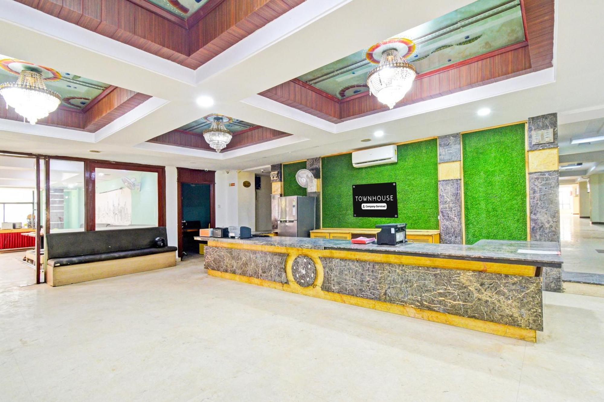 Super Townhouse Ameerpet Balkampet Road Гайдарабад Екстер'єр фото